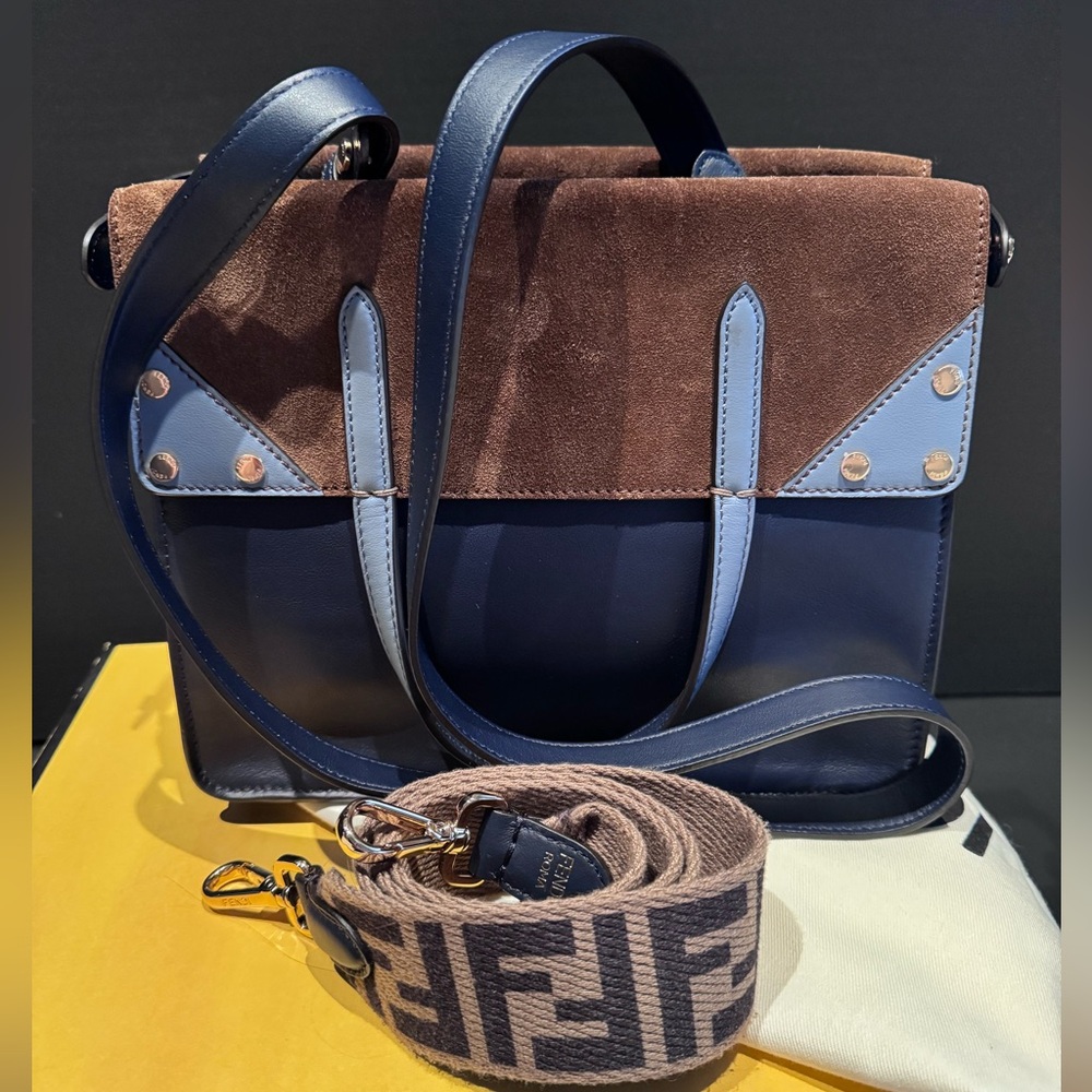 Fendi Flip Medium bag,shoulder,tote & crossbody bag, preowned in mint condition